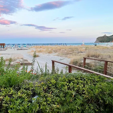 펜션 La Casetta Tra Laguna E Mare Poetto